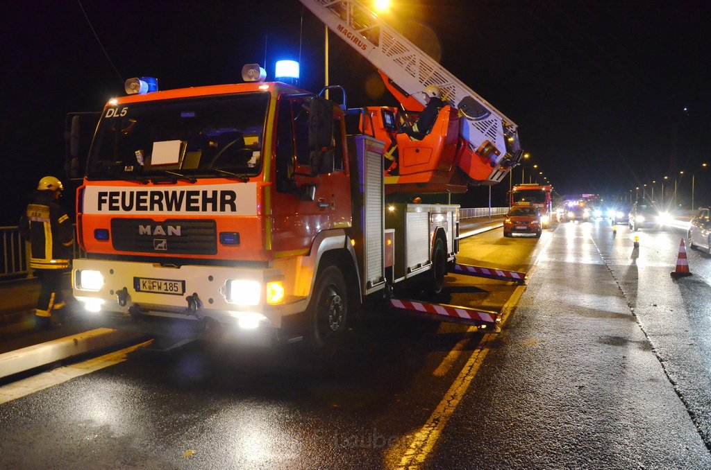 Einsatz BF Hoehenretter Koelner Seilbahn Hoehe Zoobruecke P2639.JPG